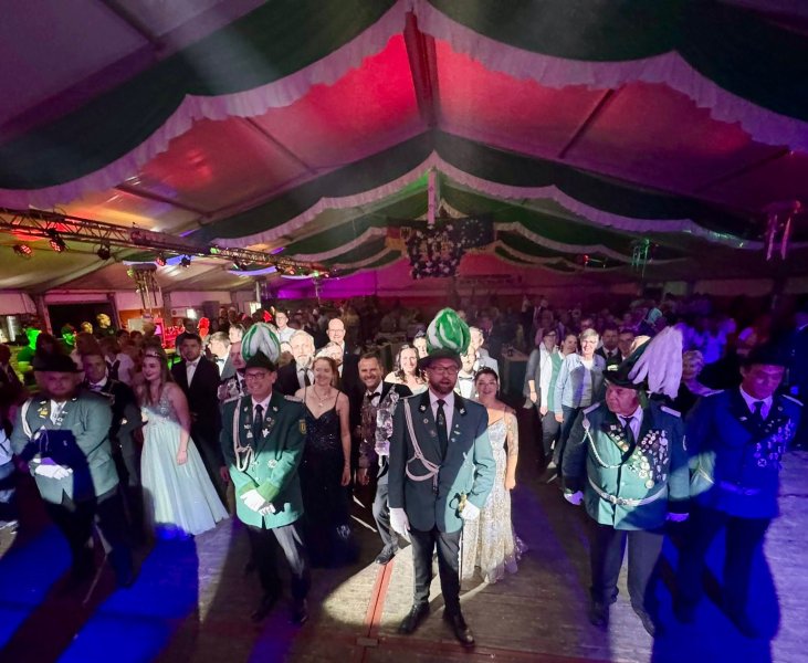 Krönungsball in Wallach 2025